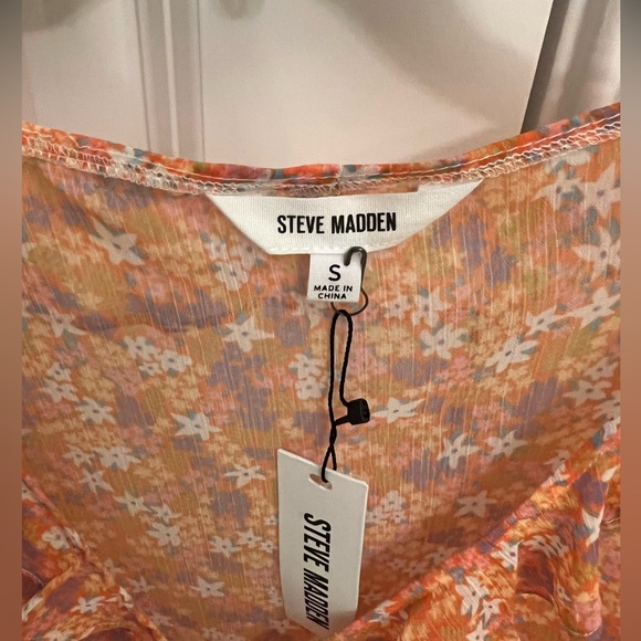 Steve Madden Floral Blouse - Picture 7 of 11